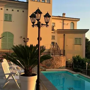 https://villa-nina.hotelitalianriviera.com