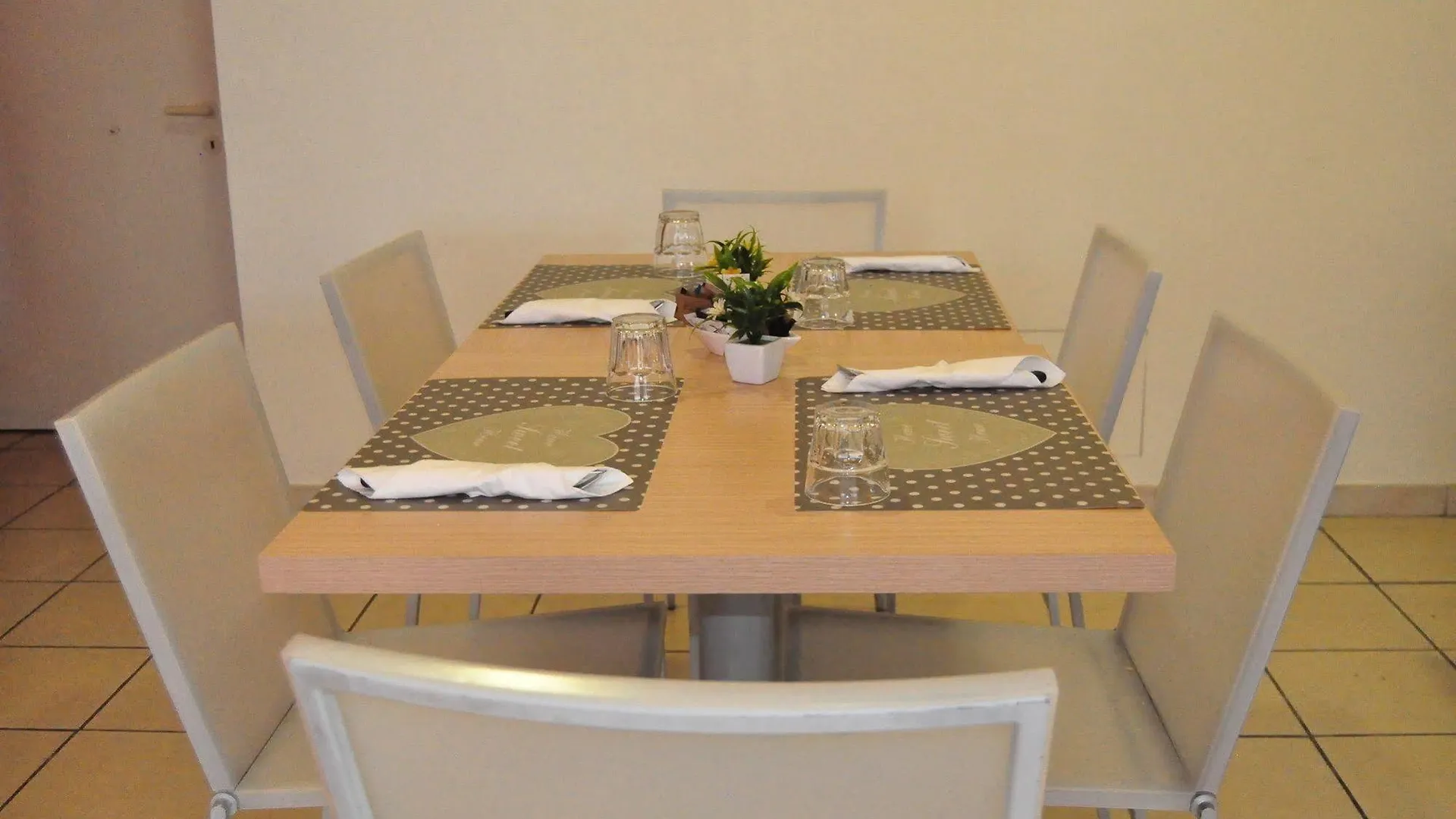 Alojamento de Acomodação e Pequeno-almoço Artisti Rooms Ravena